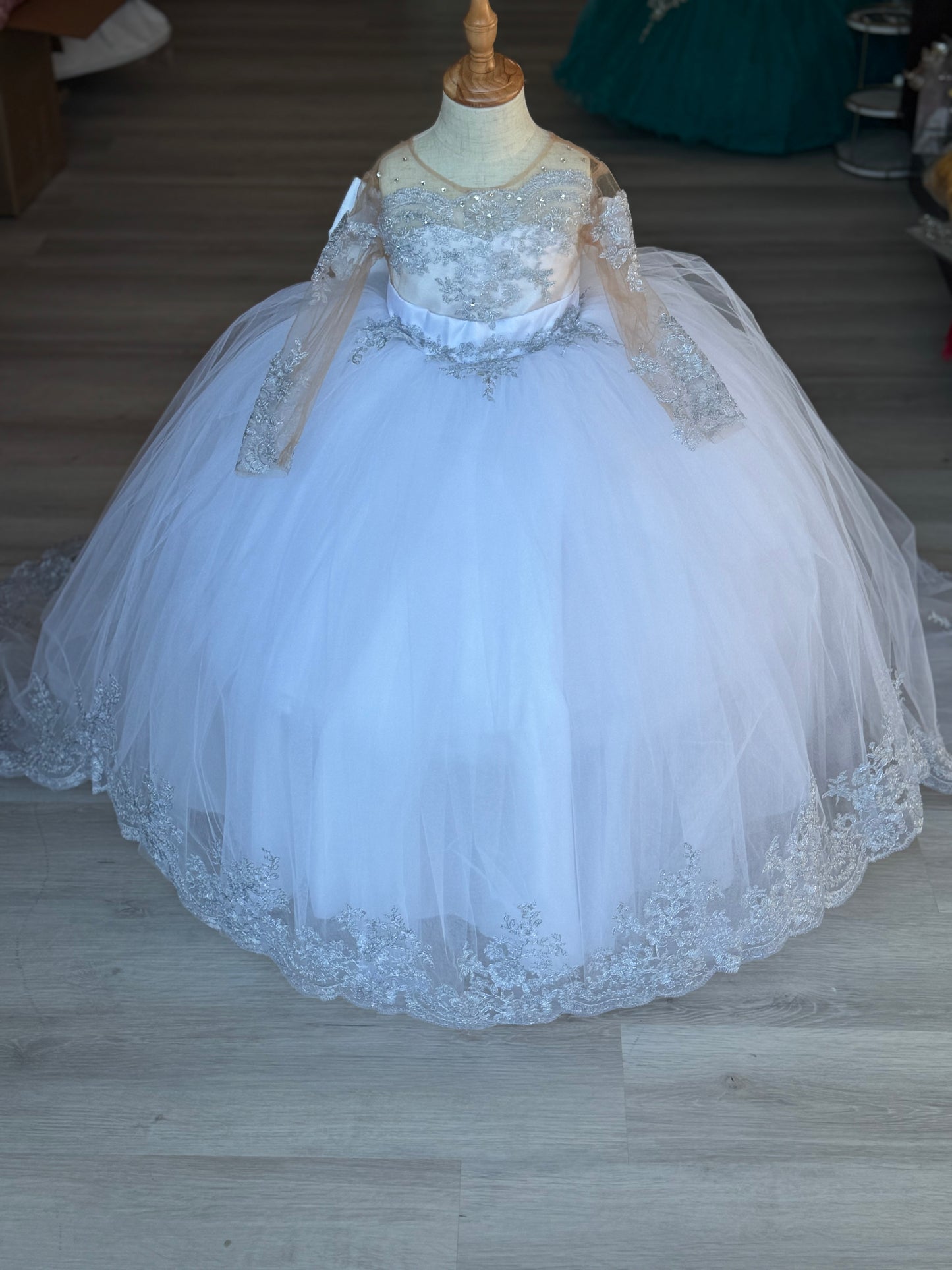 In. Isabella White