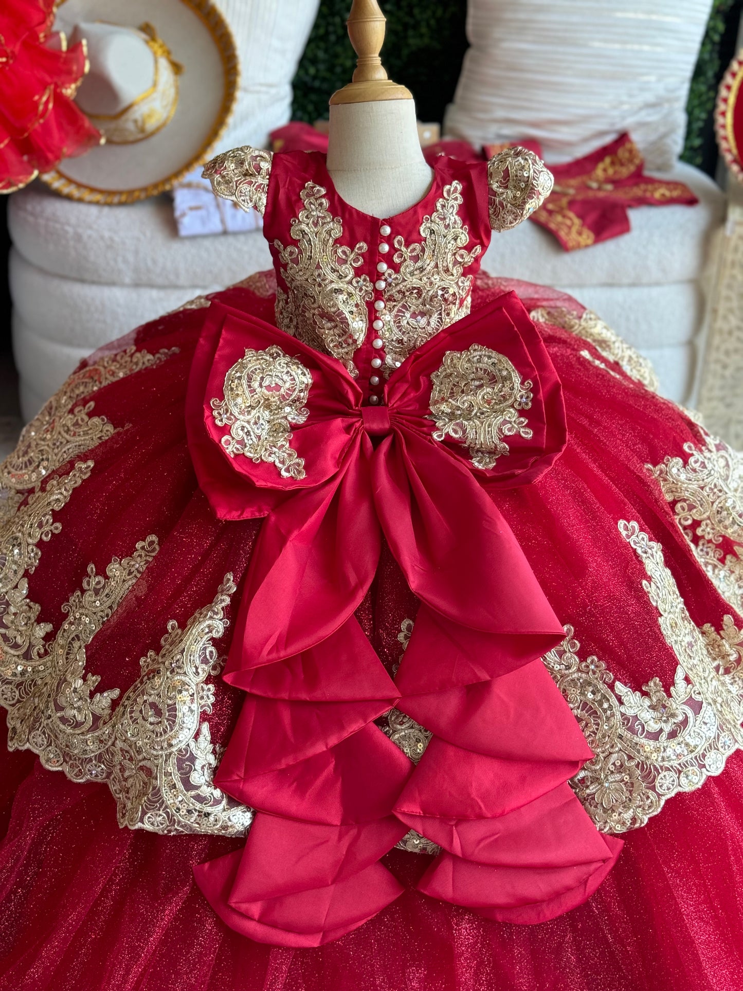 Eiza Red