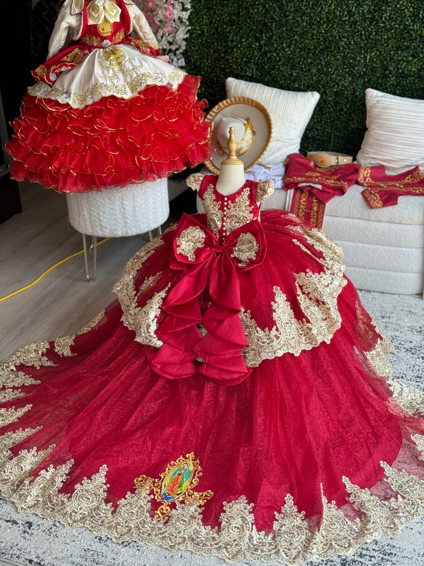 Eiza Red