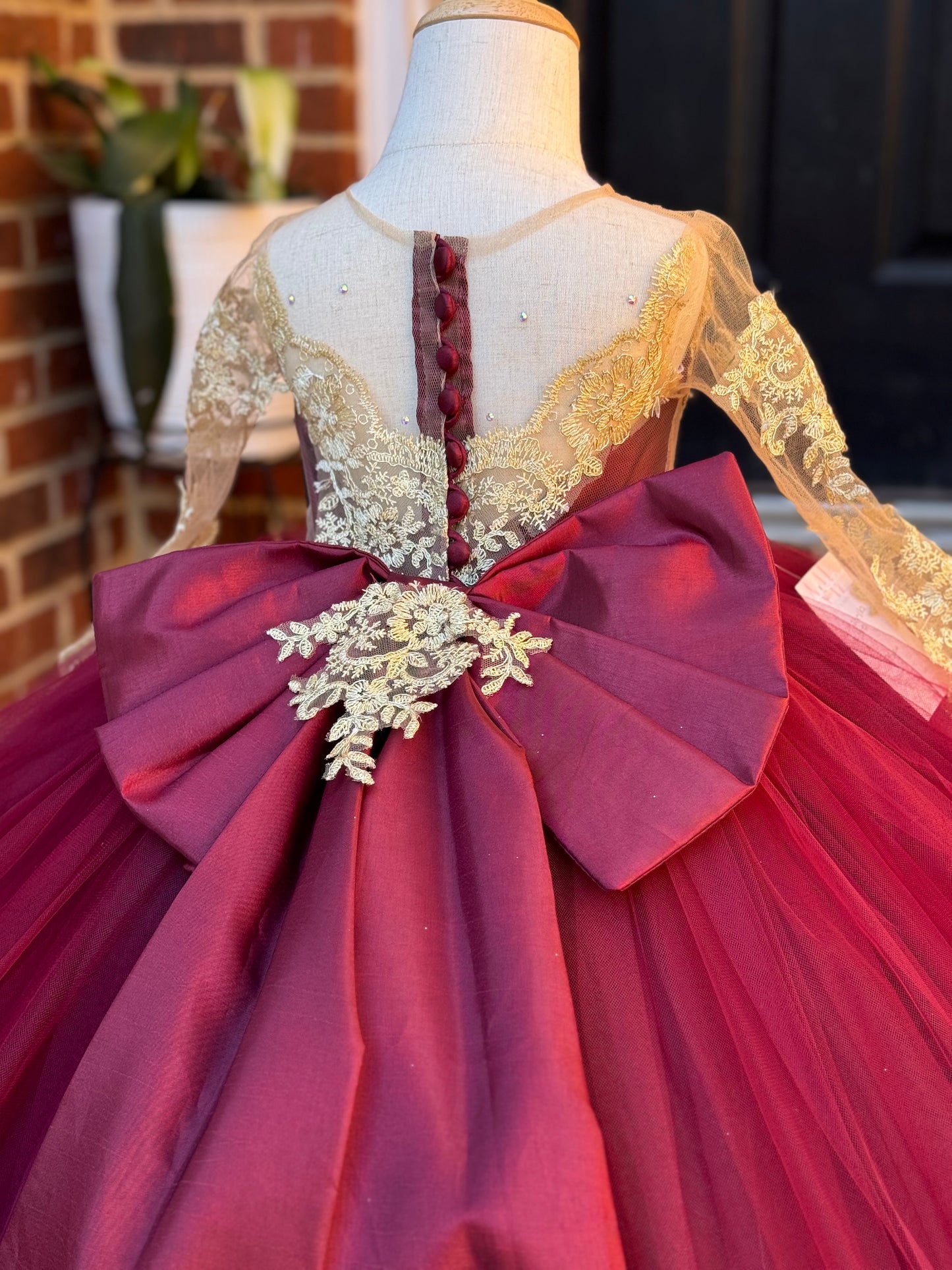 In. Isabella Burgundy