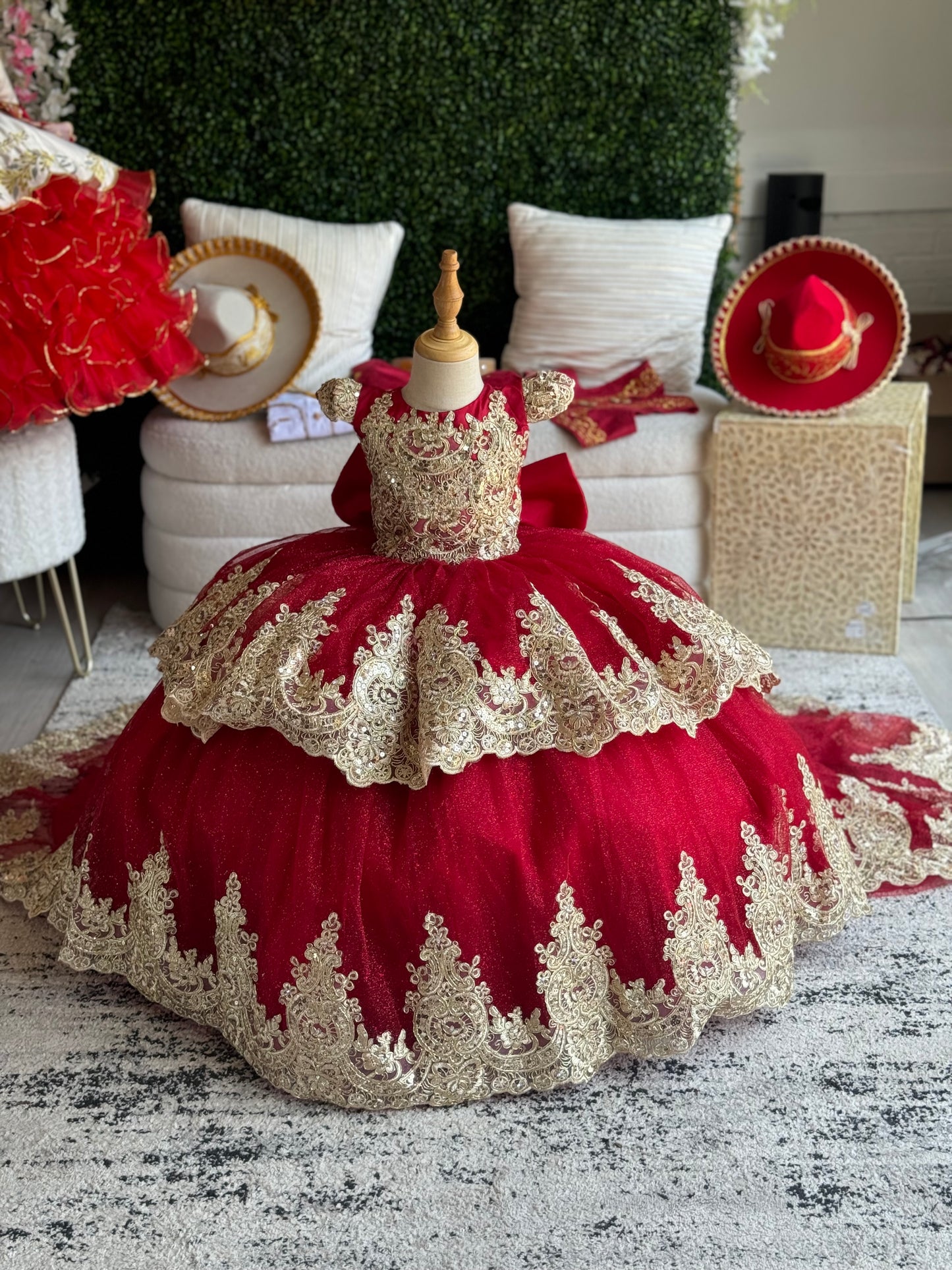 Eiza Red