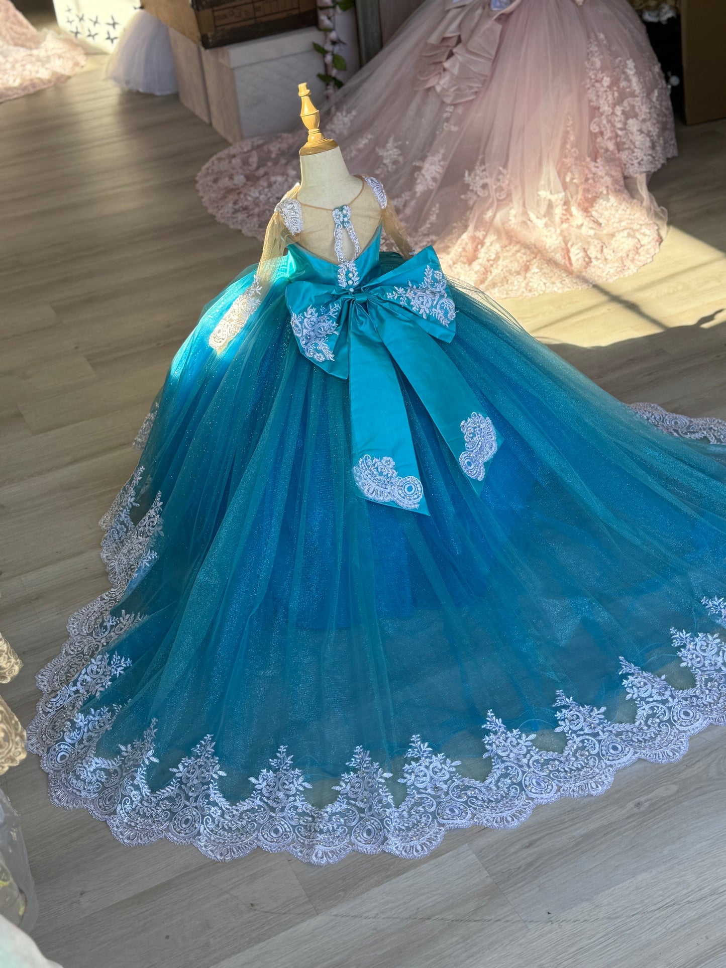 In. Sophia Turquoise