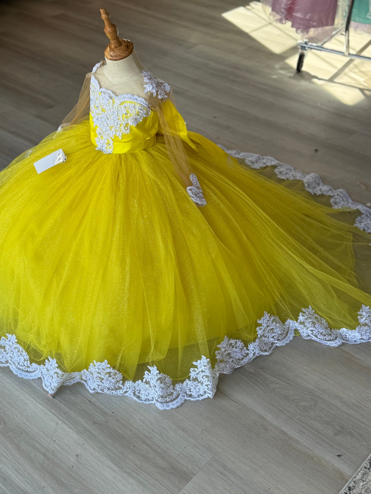 In. Sophia Yellow