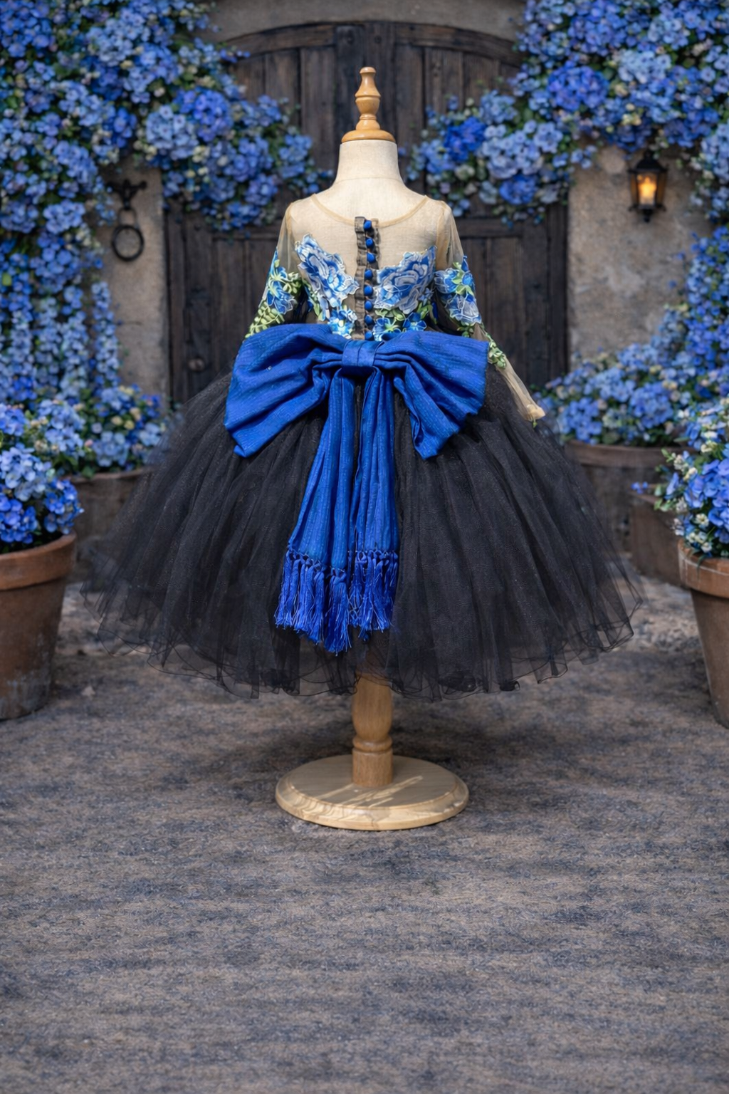 In. Gabriela Black/Blue