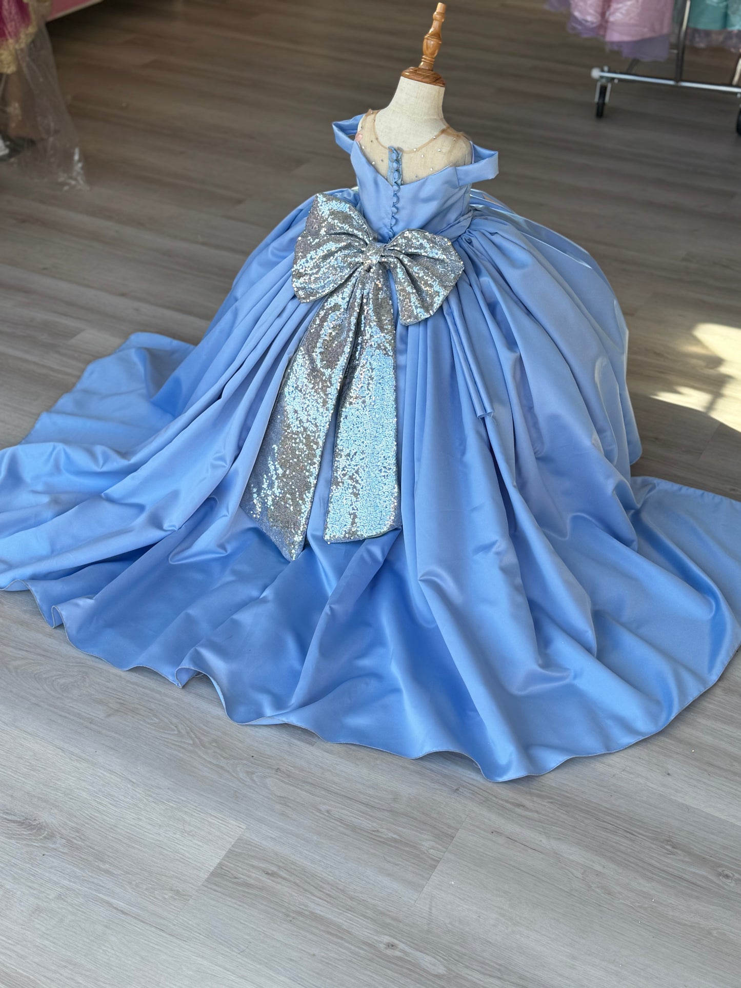 In. Ashley Baby Blue
