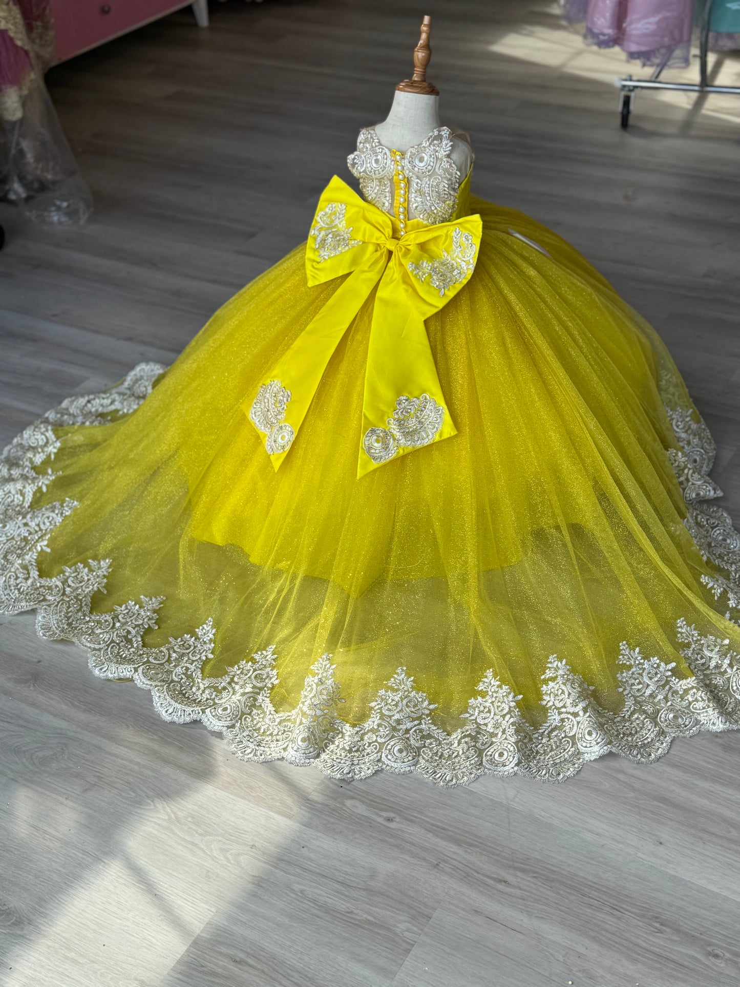 In. Sophia Yellow