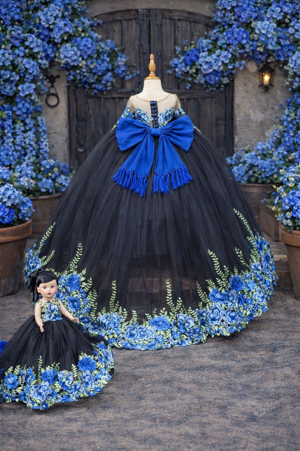 In. Gabriela Black/Blue