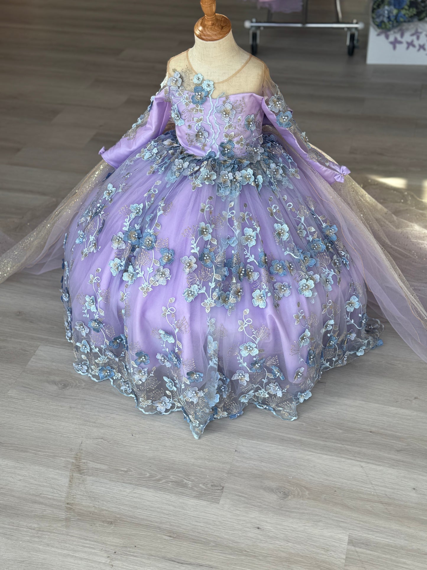 In. Sarahi Lilac/Blue