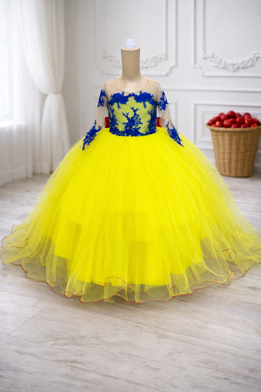 In. Valentina Snow White