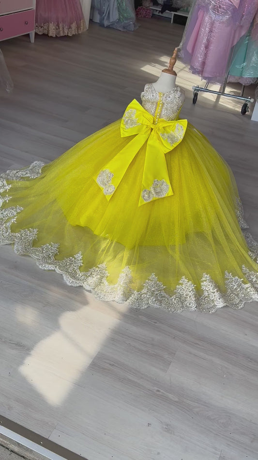 In. Sophia Yellow